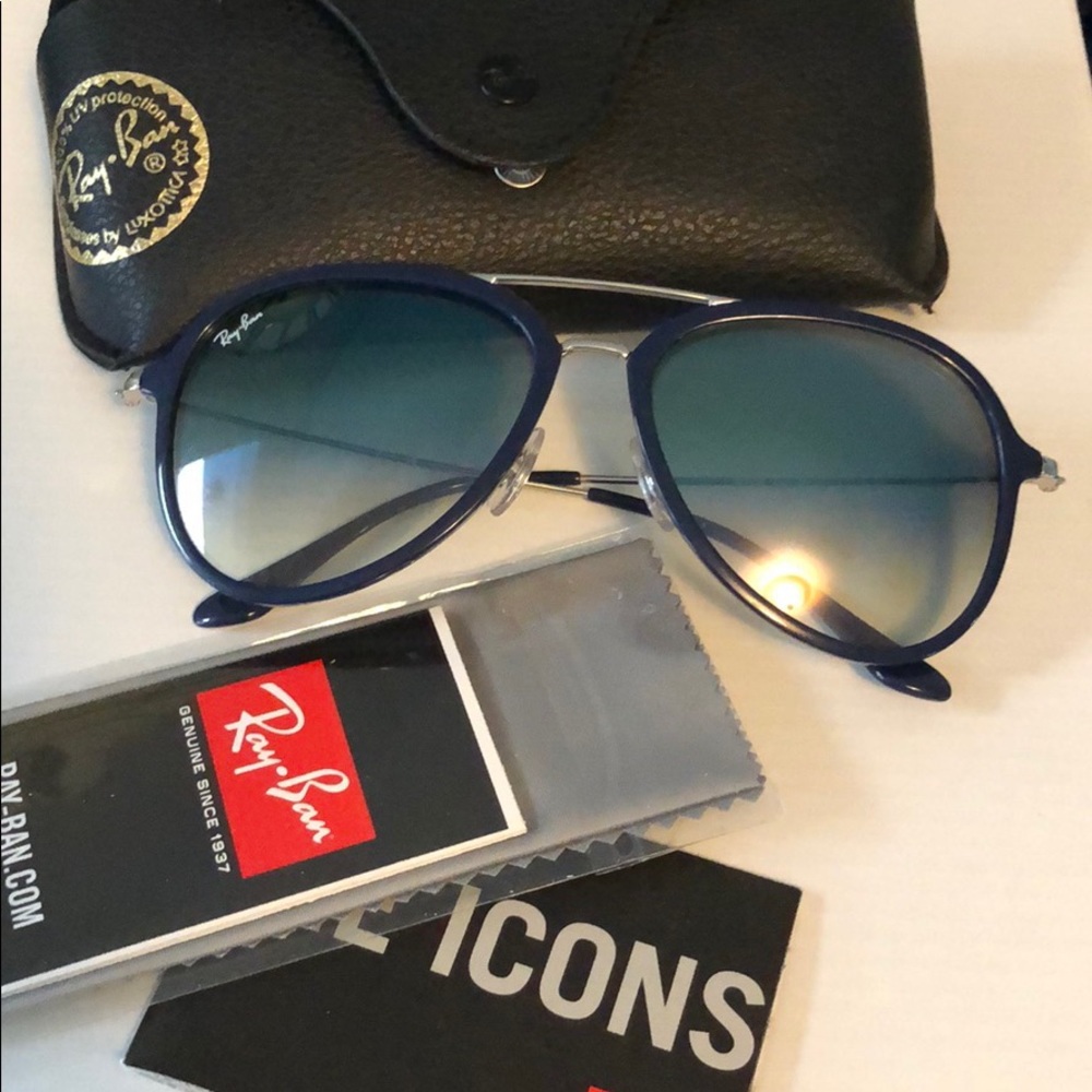 Ray Bans- aviator